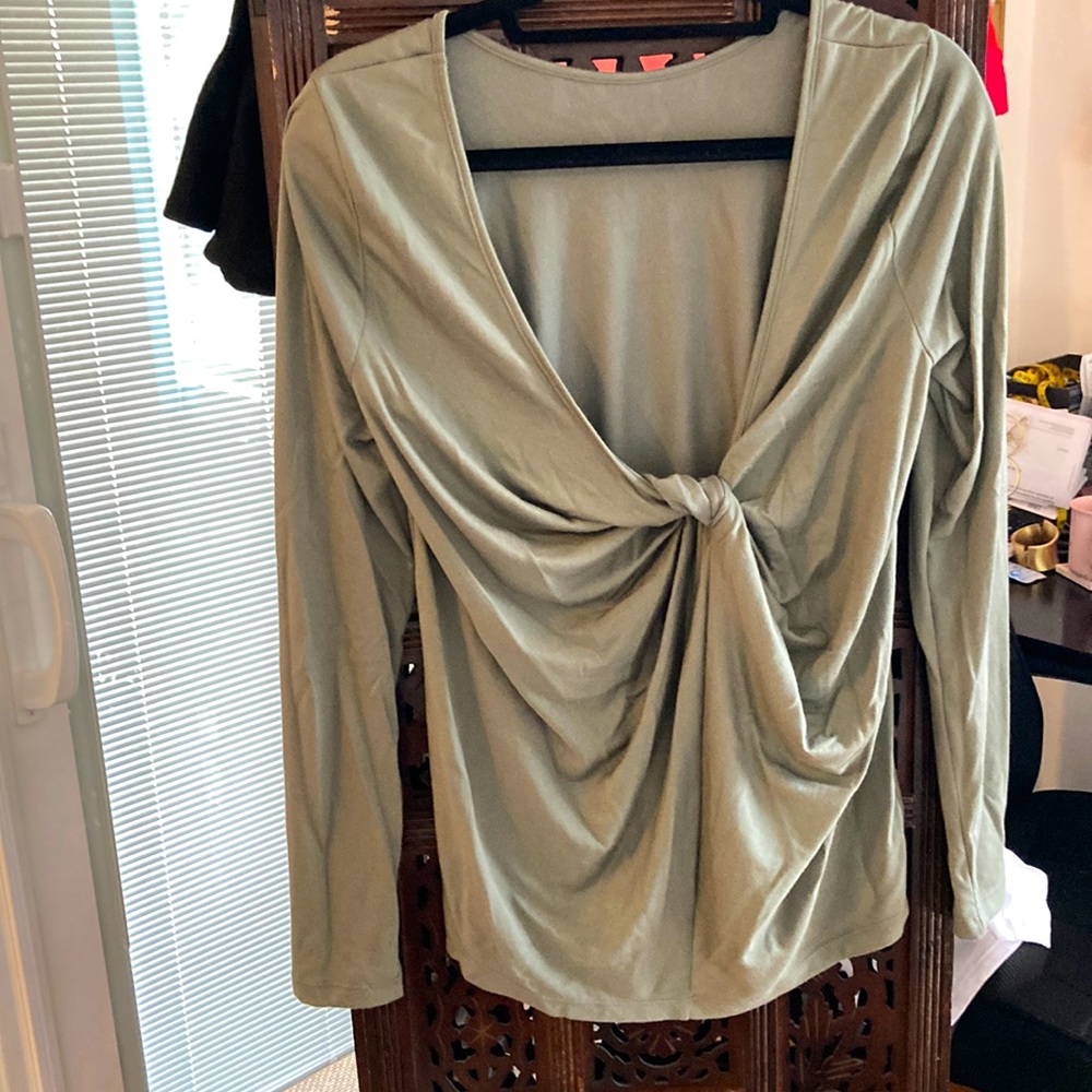 Athleta Twist back top